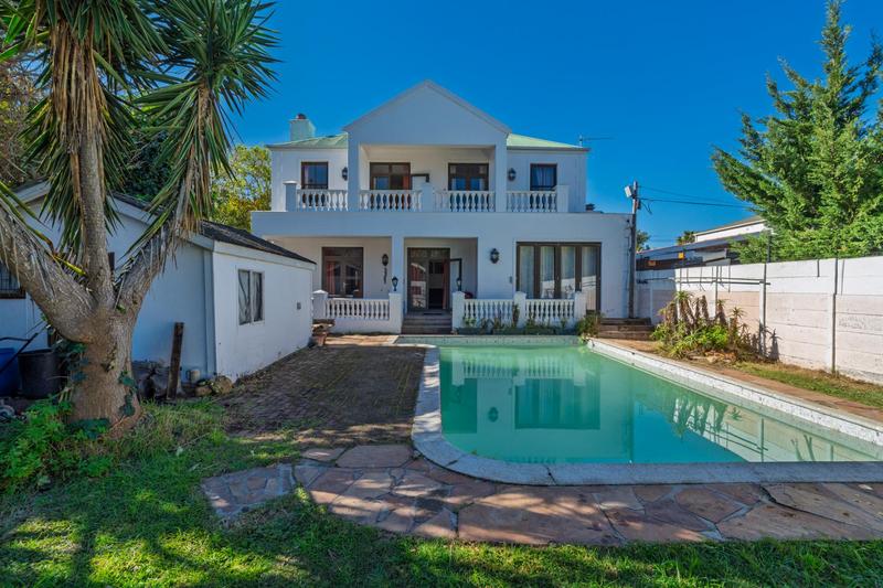 8 Bedroom Property for Sale in Claremont Western Cape